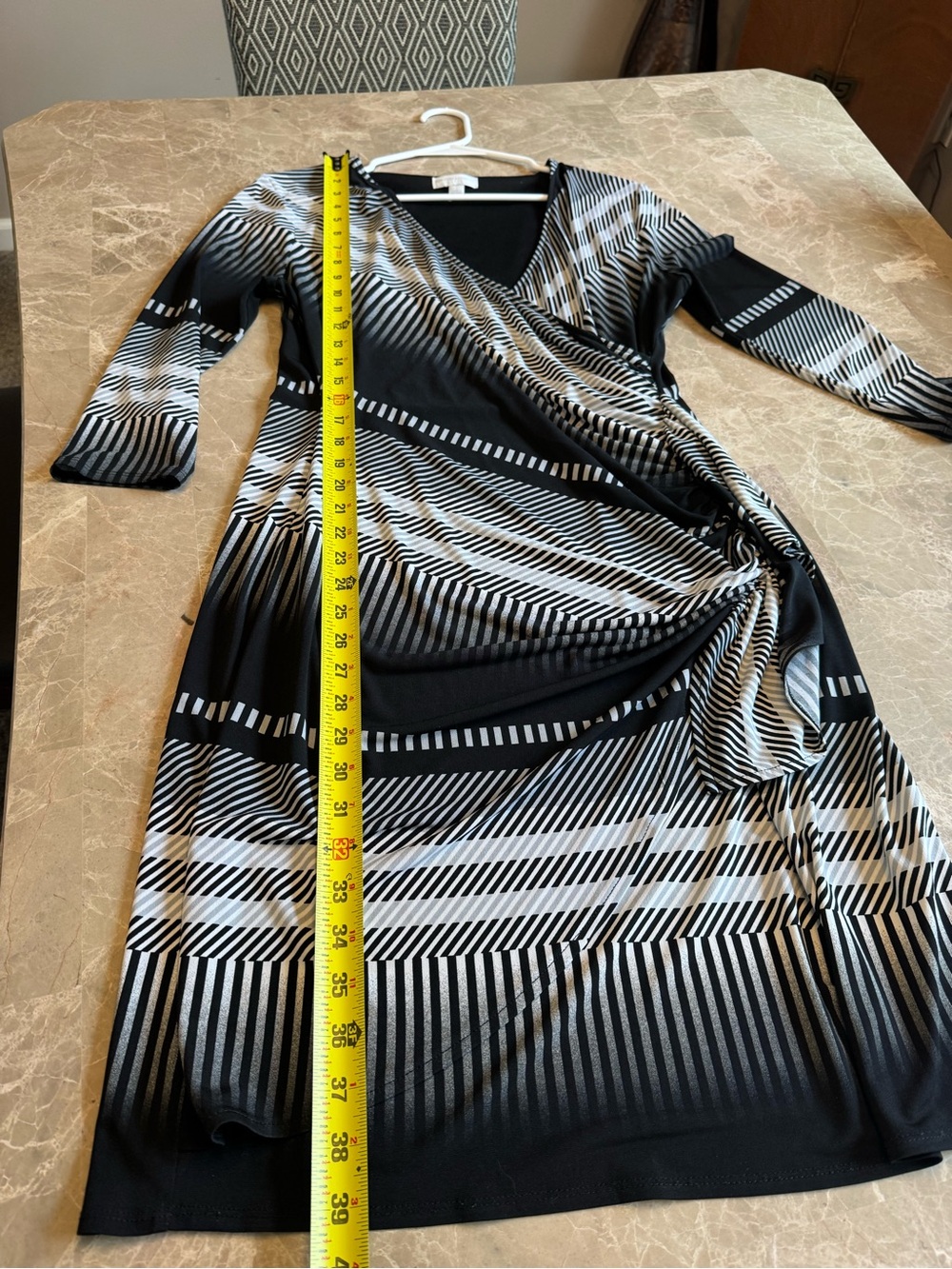 New York & Co Woman’s Size L Faux Wrap Dress Ruched Black & White - Picture 5 of 10
